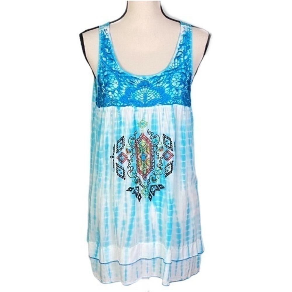 ONE WORLD turquoise and white tank top w/lace & embroidery in size Medium. EUC